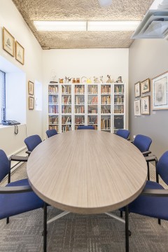 conference room in the Bibliothèque de la danse Vincent-Warren