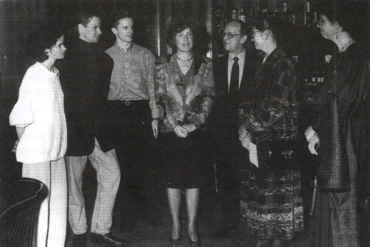 Sur la photo, de gauche à droite: Anik Bissonnette, Louis Robitaille, David Bushman, la princesse Margriet de Hollande, Lawrence Rhodes, Constance V. Pathy et Wendy Reid, lors d’une tournée européenne en 1994