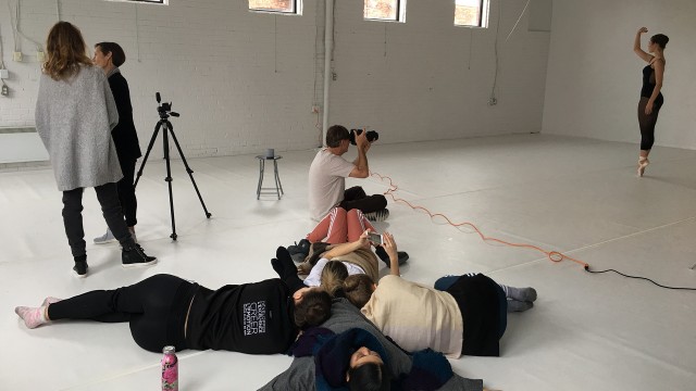 Séance photo dans un studio de danse