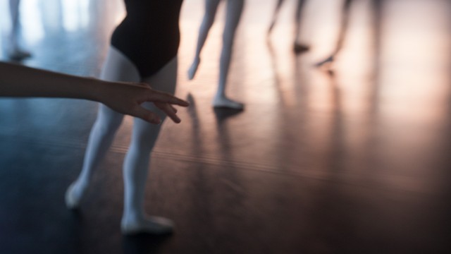 jeune danseuse de l'École Supérieure de Ballet du Québec en répétitions